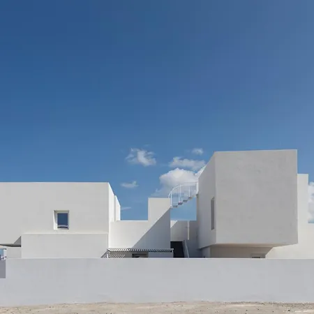 Neo Hotel Fira (Santorini)