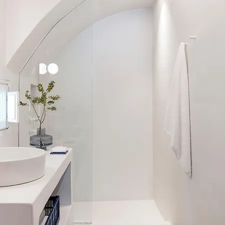 Neo Hotel Fira (Santorini)