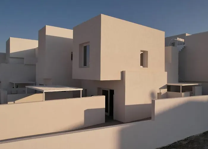 Neo Hotel Fira (Santorini)