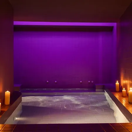 Neo Hotel Fira (Santorini)