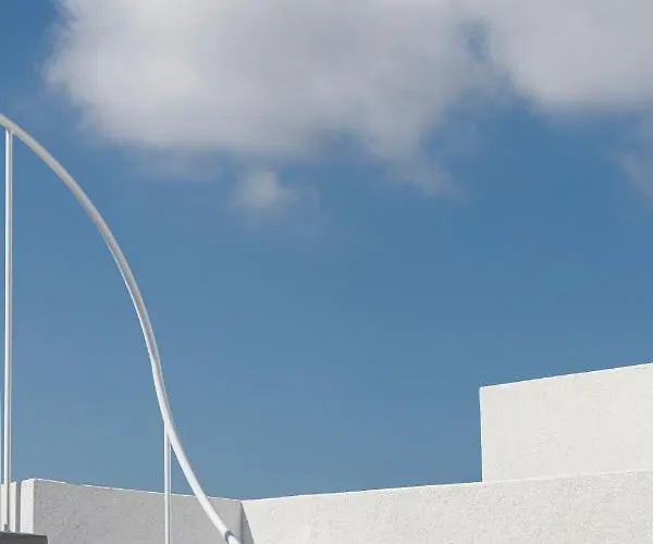 Neo Hotel Fira (Santorini)